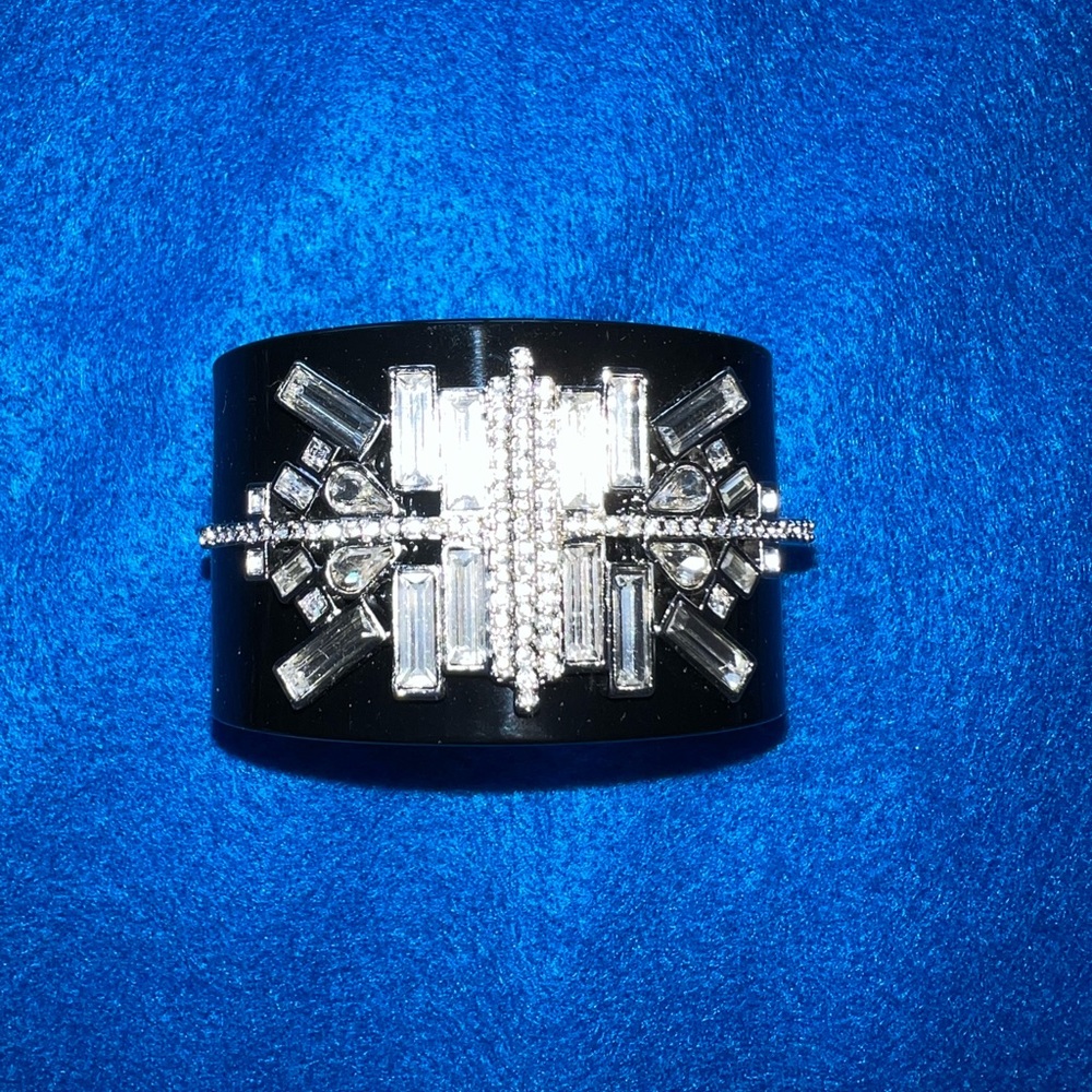 COPY - LIA SOPHIA Elysian Cuff Bracelet.   new in box.